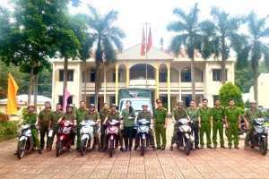 Công an xã Thuận Lợi phát động “Ngày hội Toàn dân giao nộp vũ khí, vật liệu nổ, công cụ hỗ trợ và pháo” năm 2025