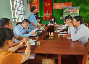 Bí thư Đảng ủy xã Thuận Lợi làm việc với Chi bộ, Ban điều hành, Ban công tác Mặt trận ấp Thuận An