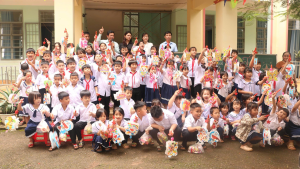 Mang Trung thu đến với thiếu nhi xã Thuận Lợi 