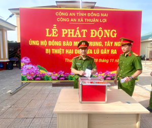 Công an xã Thuận Lợi tổ chức Lễ phát động ủng hộ đồng bào miền Trung - Tây Nguyên bị thiệt hại do mưa lũ gây ra