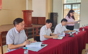  Đoàn kiểm tra, giám sát của Ngân hàng Chính sách xã hội Việt Nam  làm việc tại xã Thuận Lợi       