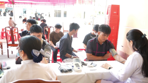  Khám sức khỏe nghĩa vụ quân sự cho các công dân trên địa bàn xã Thuận Lợi