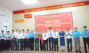 Đảng ủy xã Thuận Lợi tổ chức Hội nghị công bố các Quyết định về công tác tổ chức, cán bộ