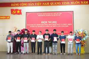 Xã Thuận Lợi trao Quyết định gọi công dân nhập ngũ năm 2026