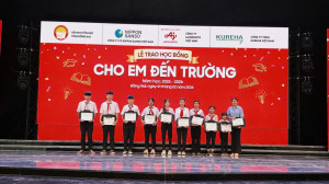 Lễ trao học bổng “cho em đến trường” lần thứ 22, tiếp sức học sinh khó khăn vươn lên trong học tập