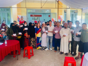 Những cử tri đặc biệt hân hoan trong ngày hội toàn dân đi bầu cử tại xã Thuận Lợi