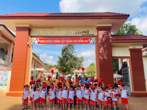 Hoạt động tham quan Trường Tiểu học – Bước chuẩn bị cho các bé lớp Lá vào lớp Một
