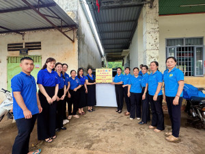 MTTQ Việt Nam xã Thuận Lợi và các đoàn thể ra mắt công trình chào mừng 136 năm Ngày sinh Chủ tịch Hồ Chí Minh
