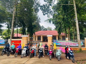 TRẠM Y TẾ THUẬN LỢI TỔ CHỨC TRUYỀN THÔNG LƯU ĐỘNG HƯỚNG ỨNG NGÀY DÂN SỐ THẾ GIỚI.