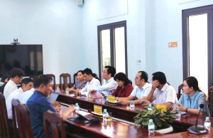 ĐOÀN CÔNG TÁC BAN TUYÊN GIÁO VÀ DÂN VẬN THÀNH ỦY KHẢO SÁT DI TÍCH PHÚ RIỀNG ĐỎ TẠI XÃ THUẬN LỢI