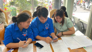 Đoàn thanh niên phường ra quân Chiến dịch 40 ngày hỗ trợ thu thập dữ liệu và cài đặt VNTraffic