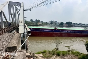 Vị trí vụ va chạm tại cầu Ghềnh. Ảnh: Minh Tài