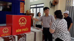 Kiểm tra công tác chuẩn bị bầu cử tại các khu vực bỏ phiếu