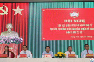 Các ứng cử viên đại biểu HĐND tỉnh nhiệm kỳ 2026 – 2031 tiếp xúc cử tri phường Trấn Biên và Biên Hòa. Ảnh: Thùy Anh.