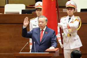 Tổng Bí thư, Chủ tịch nước Tô Lâm tuyên thệ - Ảnh: VGP/Nhật Bắc