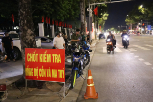 Hàng chục phương tiện xe mô tô bị tạm giữ vi phạm
