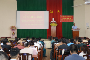 Lãnh đạo Trung tâm Chính trị Trấn Biên phổ biến nội quy lớp đảng viên mới đợt 3