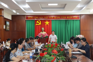Ủy viên Ban Thường vụ Thành ủy, Bí thư Đảng ủy, Chủ tịch HĐND phường Trấn Biên Hồ Văn Nam chủ trì làm việc cùng 5 phường