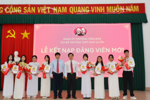 Chi bộ trường THPT Ngô Quyền kết nạp Đảng cho 8 học sinh ưu tú
