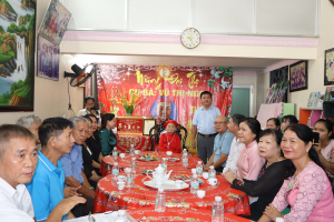 Lãnh đạo thành phố Đồng Nai thăm, chúc thọ các cụ tròn 100 tuổi tại phường Trấn Biên