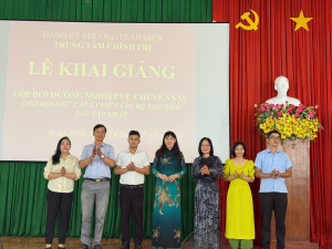 KHAI GIẢNG LỚP THỨ 3, HOÀN THÀNH CHƯƠNG TRÌNH BỒI DƯỠNG KIẾN THỨC, NGHIỆP VỤ CHO 557 HỌC VIÊN LÀ CẤP ỦY VIÊN CHI BỘ KHU PHỐ THUỘC 10 PHƯỜNG