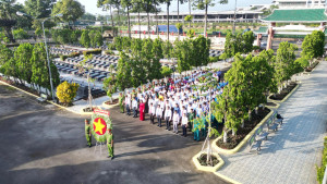 Đoàn đại biểu dâng hương Nghĩa trang liệt sỹ