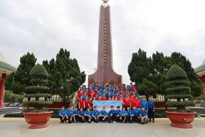 Đoàn xã Trảng Bom ra quân dọn dẹp vệ sinh tại Nghĩa trang Liệt sĩ huyện Trảng Bom Nhân dịp kỷ niệm 78 năm ngày thương binh liệt sĩ (27/7/1947-27/7/2025)