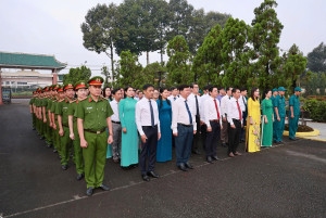 Viếng Nghĩa trang Liệt sĩ và dâng hương Đền thờ Hùng Vương, Yếu khu Quân sự Trảng Bom, Bia ghi danh liệt sỹ Đình Thần Trảng Bom