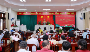 24 đảng viên nhận huy hiệu Đảng đợt 2/9/2025
