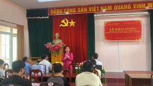 Hơn 50 đảng viên mới tham dự lớp bồi dưỡng lý luận chính trị khoá I, năm 2025