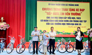 UBND XÃ TRẢNG BOM TRAO TẶNG XE ĐẠP “TIẾP BƯỚC EM ĐẾN TRƯỜNG” CHO HỌC SINH CÓ HOÀN CẢNH KHÓ KHĂN