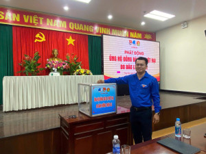 PHÁT ĐỘNG ỦNG HỘ ĐỒNG BÀO BỊ THIỆT HẠI DO BÃO LŨ GÂY RA