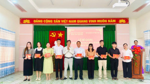 Bế giảng lớp Bồi dưỡng nhận thức về Đảng khoá II năm 2025