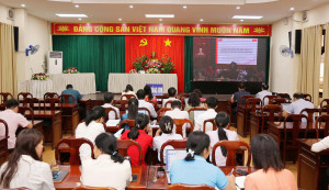 Hội nghị bồi dưỡng cập nhật kiến thức nhiệm vụ xây dựng Đảng