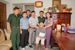 Xã Trảng Bom: Thăm hỏi, tri ân các gia đình chính sách và người có công với cách mạng