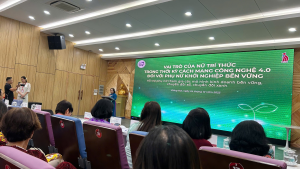 CHI HỘI NỮ TRÍ THỨC XÃ TRẢNG BOM THAM DỰ HỘI THẢO VAI TRÒ CỦA NỮ TRÍ THỨC TRONG THỜI KỲ CÁCH MẠNG CÔNG NGHỆ 4.0