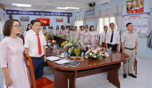 Chi bộ Trường THCS Võ Nguyên Giáp kết nạp 4 đảng viên mới và công nhận 02 đảng viên chính thức