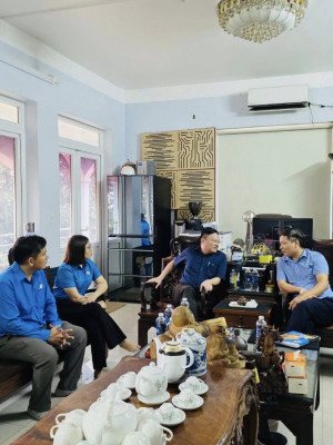 Lãnh đạo xã Trảng Bom thăm, làm việc với các công đoàn cơ sở sau khi thực hiện chính quyền địa phương 2 cấp