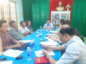 Đồng chí Đặng Doãn Thành – Bí thư, Chủ tịch HĐND xã trực tiếp tiếp công dân