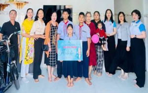 Hội LHPN xã Trảng Bom thực hiện Chương trình “Mẹ đỡ đầu”