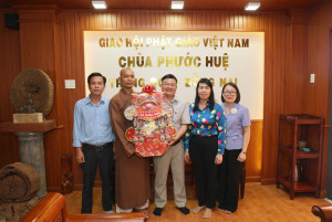Lãnh đạo xã Trảng Bom thăm, chúc mừng các cơ sở tôn giáo nhân dịp Tết Nguyên đán Bính Ngọ năm 2026