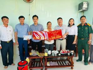 THƯỜNG TRỰC ĐẢNG ỦY XÃ TRẢNG BOM QUAN TÂM, ĐỘNG VIÊN THANH NIÊN LÊN ĐƯỜNG NHẬP NGŨ