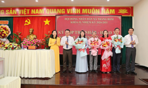 HĐND xã Trảng Bom tổ chức kỳ họp thứ 1 bầu các chức danh chủ...