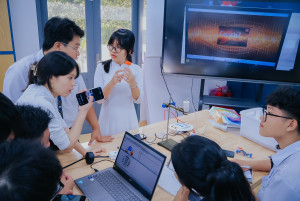 CHUỖI HOẠT ĐỘNG HỌC TẬP TẠI PHÒNG HỌC STEM TRƯỜNG THPT THỐNG NHẤT A – KHƠI NGUỒN SÁNG TẠO, NÂNG CAO NĂNG LỰC HỌC SINH