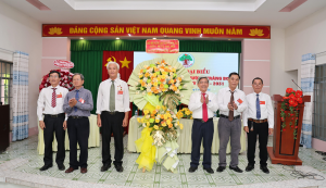 Dai hoi nguoi cao tuoi Trang Bom