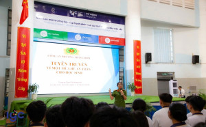 Tuyen truyen mua he CA