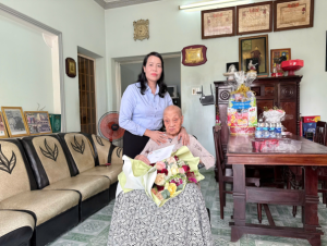 ban thuong truc MTTQ tham me Co