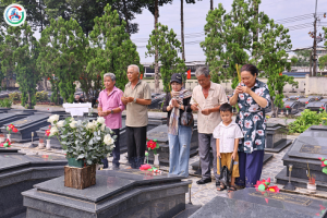 Nhieu doan vieng nghia trang liet si