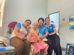 Tham me Le Thi Co nhan ngay 27 7