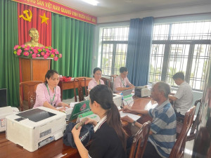 PHƯỜNG TRẢNG BOM DUY TRÌ HIỆU QUẢ HOẠT ĐỘNG GIAO DỊCH ĐỊNH KỲ CỦA PHÒNG GIAO DỊCH NGÂN HÀNG CHÍNH SÁCH XÃ HỘI TRẢNG BOM TẠI 04 ĐIỂM GIAO DỊCH
